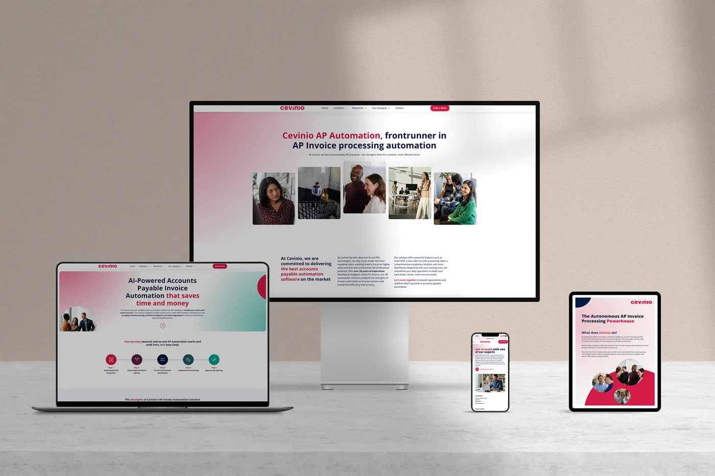 Verschillende schermen (desktop, laptop, tablet, mobiel) tonen de Cevinio website, met overal consistente huisstijl en duidelijke informatie over AP automatisering 